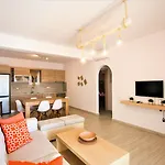 Apartman Evi & *