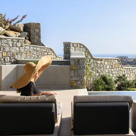 Evi & Mykonos Town