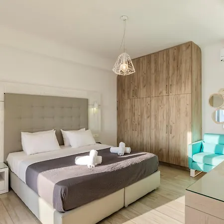Evi & Mykonos Town