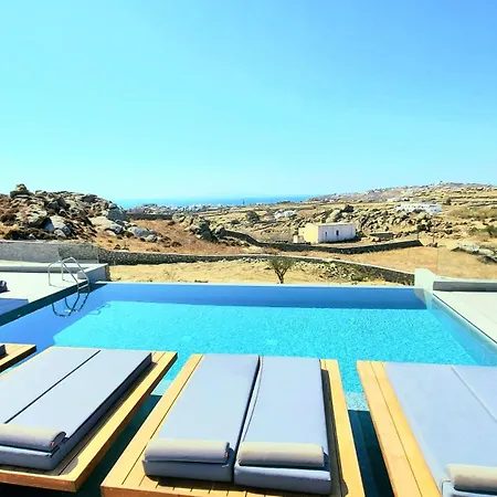 Evi & Mykonos Town