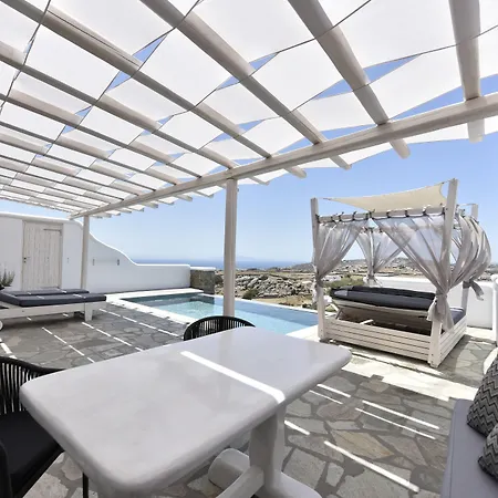 Evi & * Mykonos Town