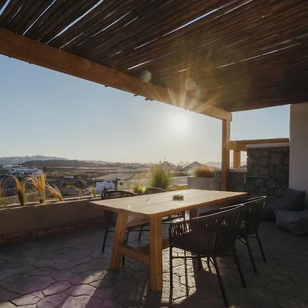 Evi & Mykonos Town