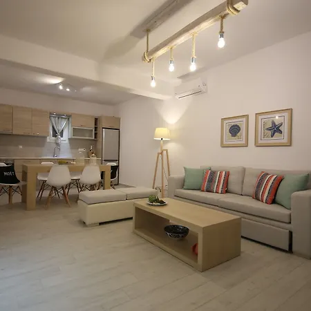 Evi & * Mykonos Town